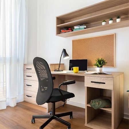 Micampus Armendariz Student Residence Sevilla Exteriér fotografie