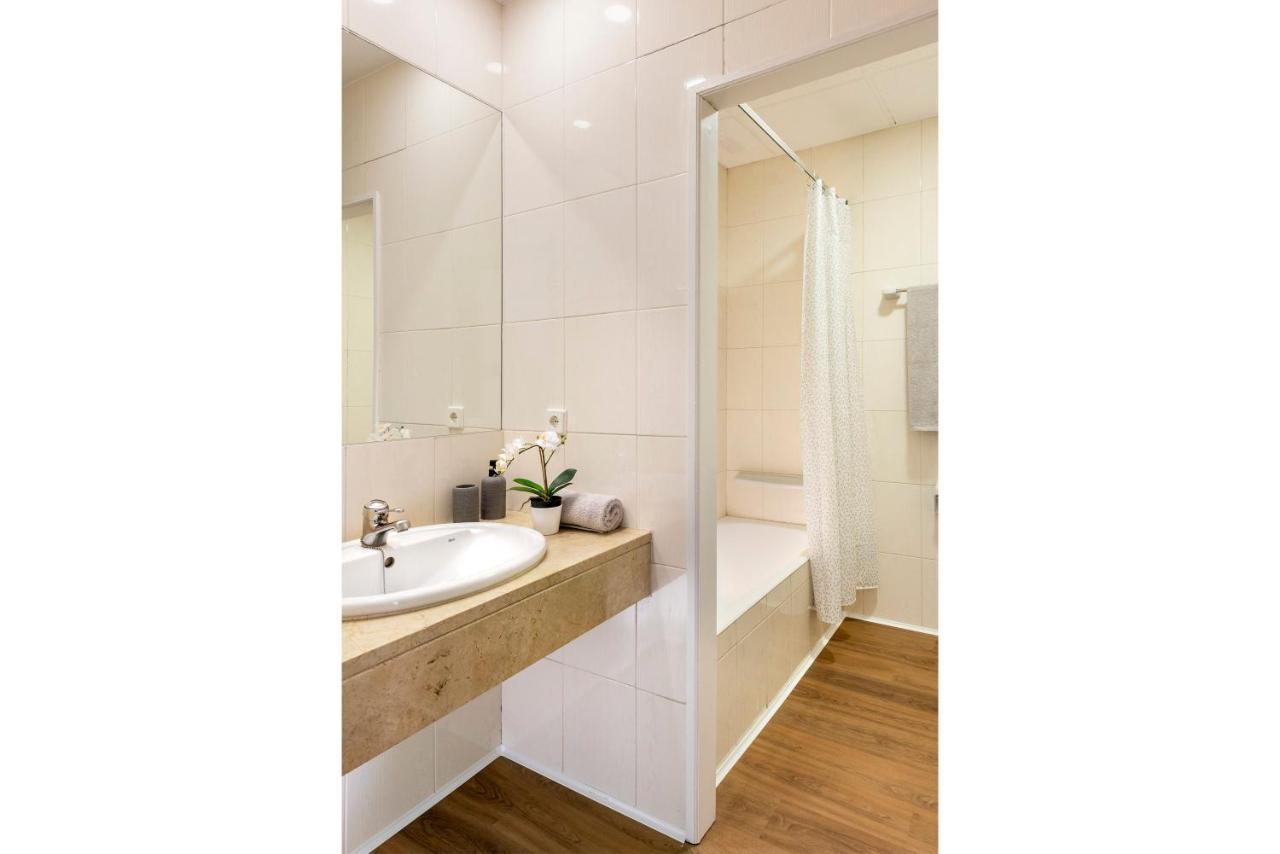 Micampus Armendariz Student Residence Sevilla Exteriér fotografie