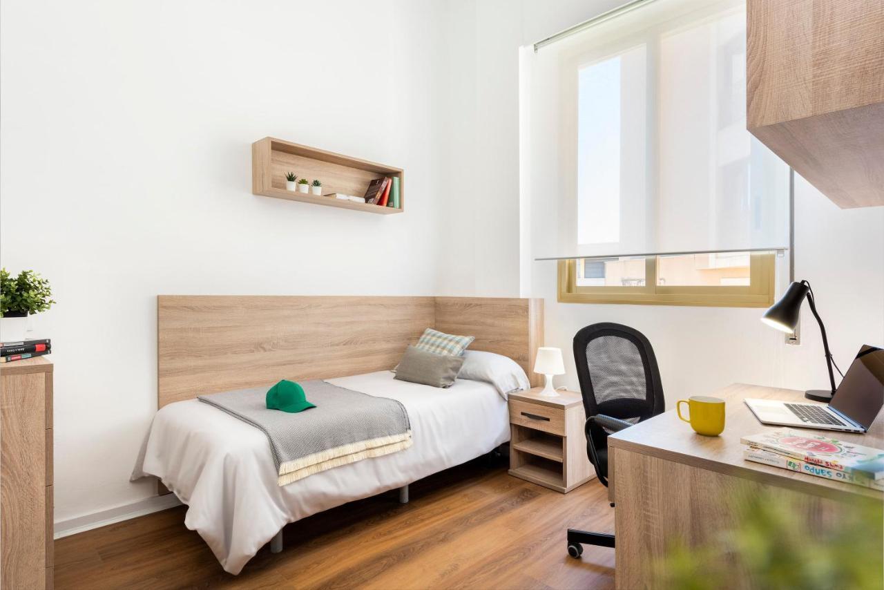 Micampus Armendariz Student Residence Sevilla Exteriér fotografie