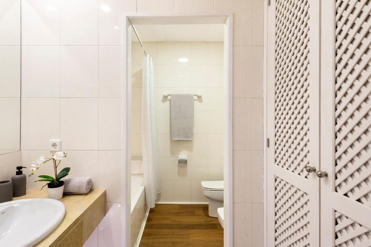 Micampus Armendariz Student Residence Sevilla Exteriér fotografie